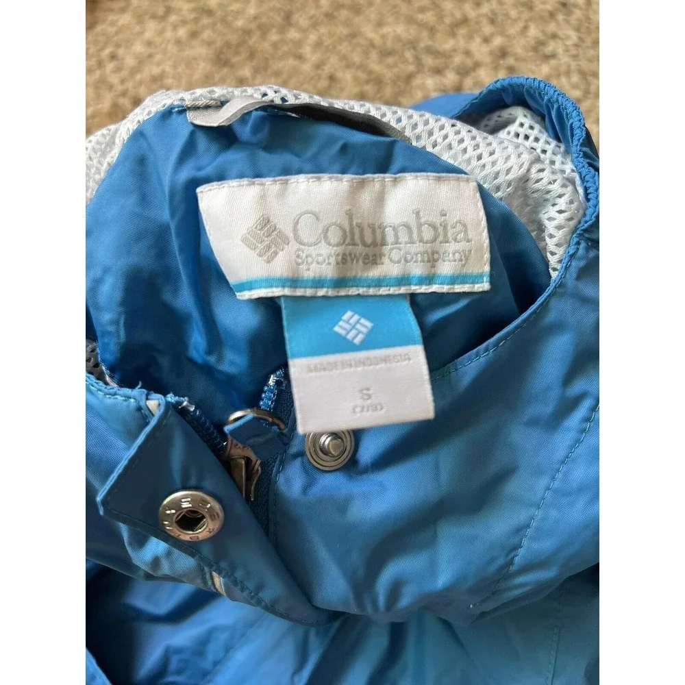 Columbia Blue windbreaker Hooded Jacket kids (youth) size‎ Small